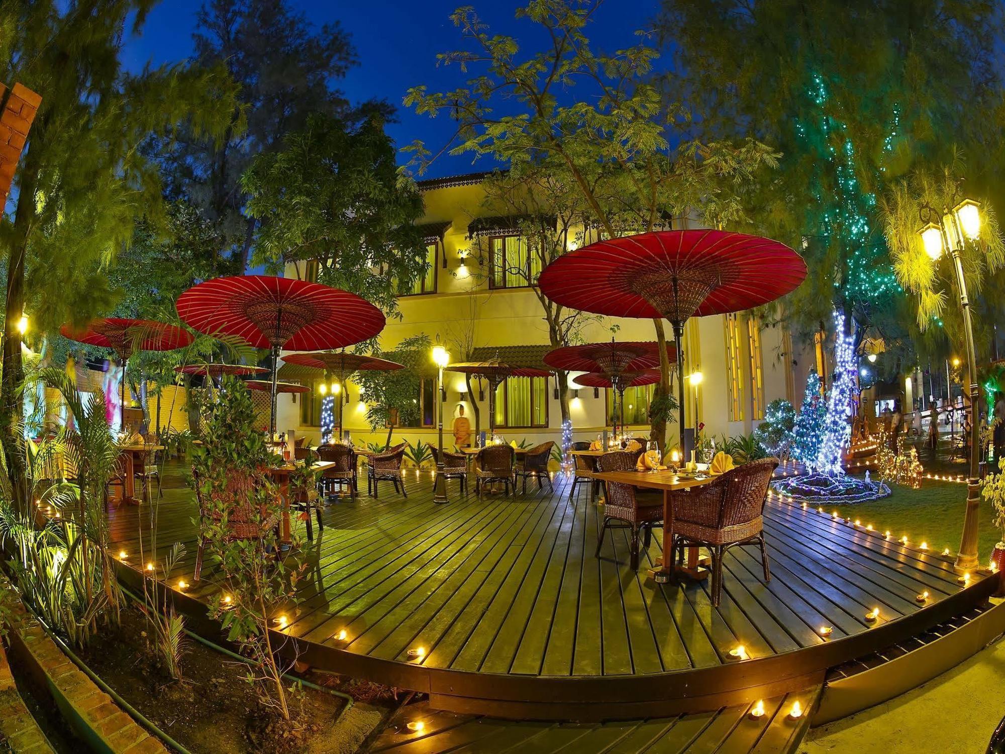 Hotel Amazing Mandalaj Kültér fotó