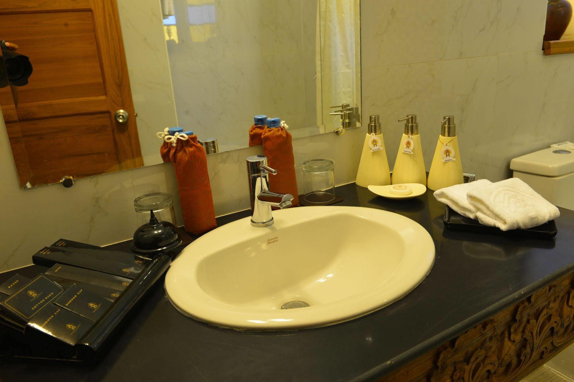Hotel Amazing Mandalaj Kültér fotó