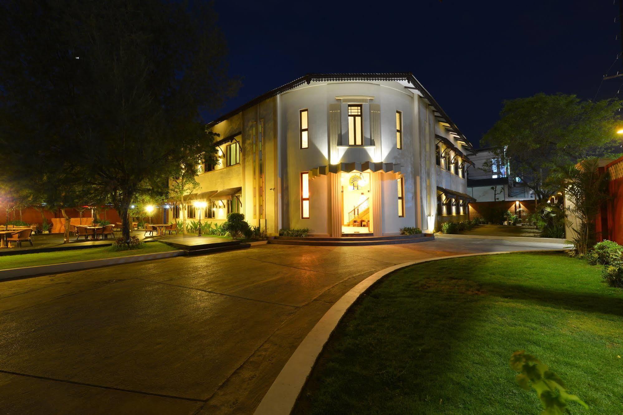 Hotel Amazing Mandalaj Kültér fotó